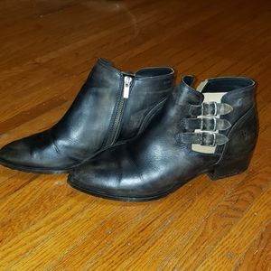 Ray belted bootie by Frye